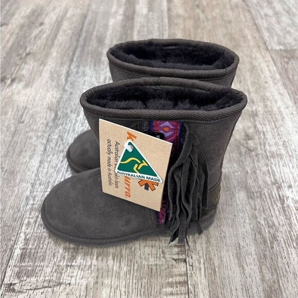 UGG Koolaburra Kids Side Fringe Boots - Picture 6 of 6